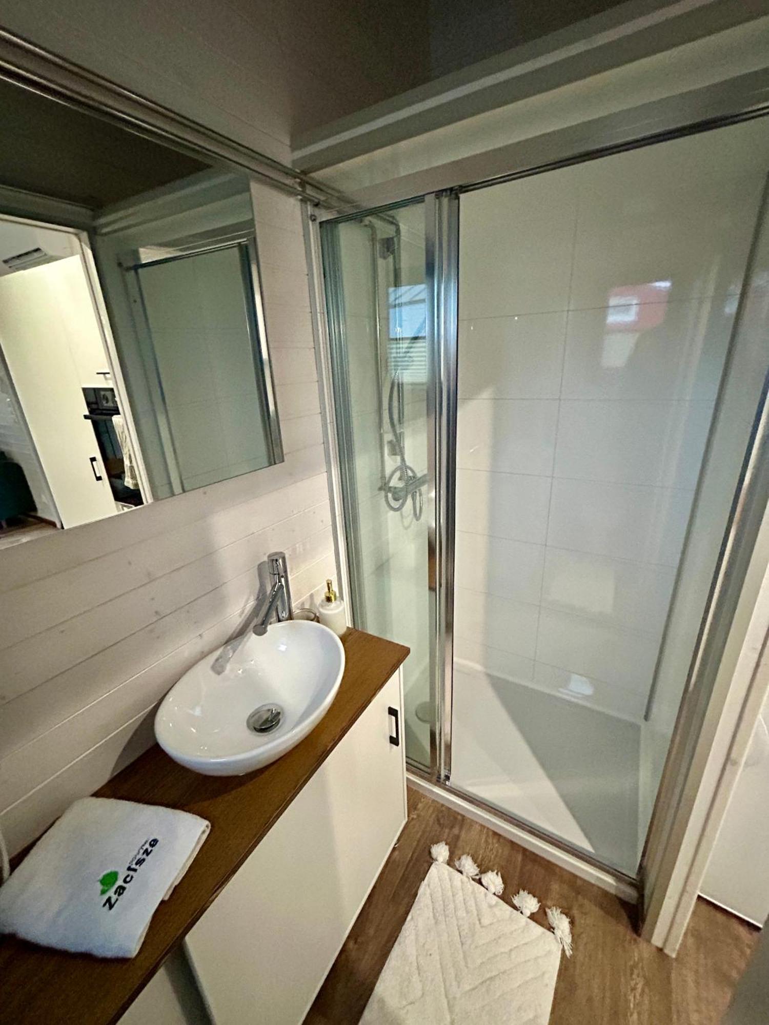 Polwysep Zacisze - Tiny House Village Kemp Przywidz (Gdansk)